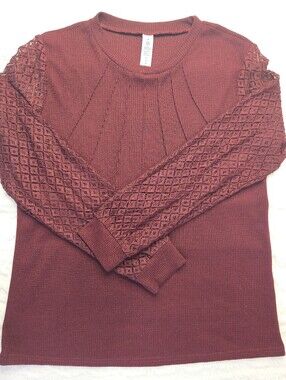 B Collection by Bobeau Waffle Knit Top Burgundy Lace Sleeve Pleated Neck M
